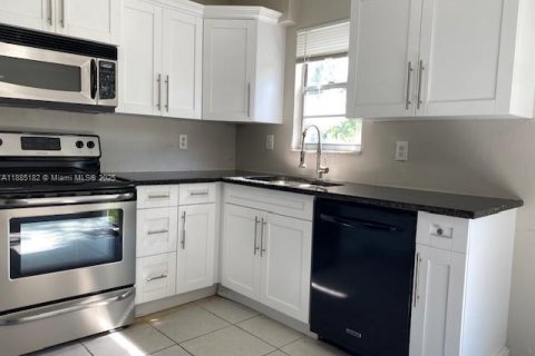 Villa ou maison à vendre à Port St. Lucie, Floride: 2 chambres, 94.95 m2 № 1933918 - photo 4