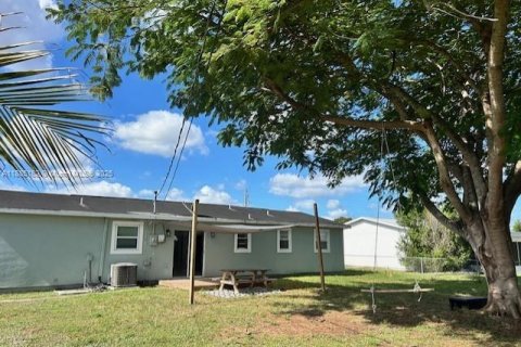 Villa ou maison à vendre à Port St. Lucie, Floride: 2 chambres, 94.95 m2 № 1933918 - photo 23