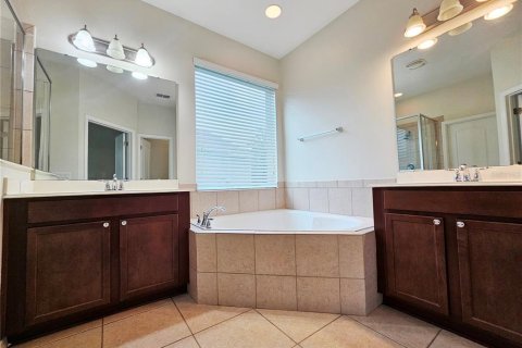 Casa en alquiler en Windermere, Florida, 4 dormitorios, 183.02 m2 № 1918641 - foto 16