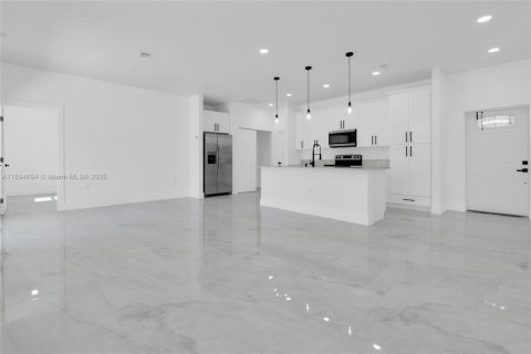 Villa ou maison à vendre à Lehigh Acres, Floride: 3 chambres № 1950695 - photo 3