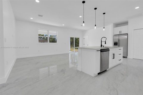 Villa ou maison à vendre à Lehigh Acres, Floride: 3 chambres № 1950695 - photo 4