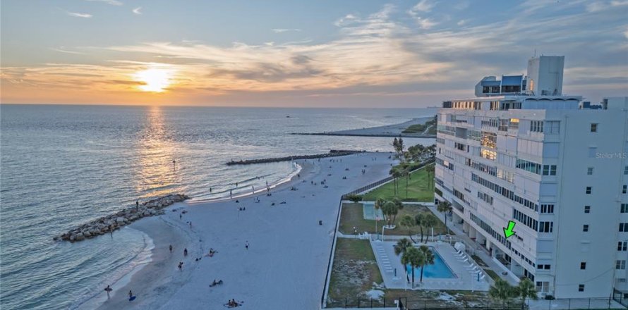Condominio en Saint Pete Beach, Florida, 1 dormitorio № 2205200