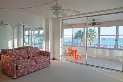 Condominio en venta en Saint Pete Beach, Florida, 1 dormitorio, 96.25 m2 № 2205200 - foto 24