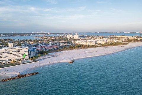Condominio en venta en Saint Pete Beach, Florida, 1 dormitorio, 96.25 m2 № 2205200 - foto 4