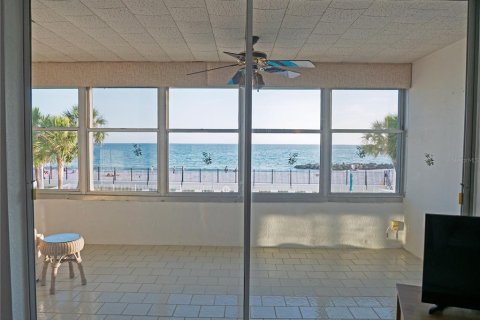 Condominio en venta en Saint Pete Beach, Florida, 1 dormitorio, 96.25 m2 № 2205200 - foto 16