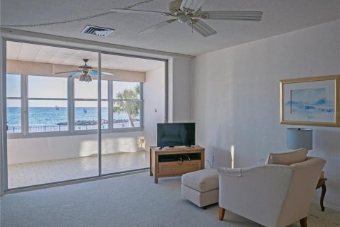 Condominio en venta en Saint Pete Beach, Florida, 1 dormitorio, 96.25 m2 № 2205200 - foto 12