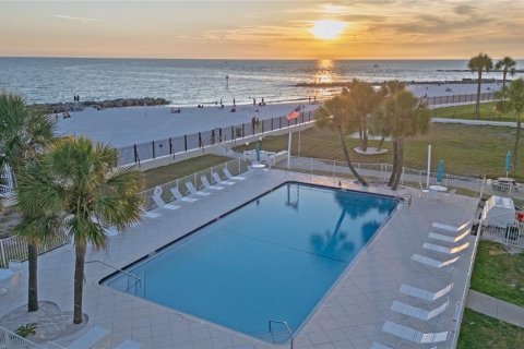 Condominio en venta en Saint Pete Beach, Florida, 1 dormitorio, 96.25 m2 № 2205200 - foto 2