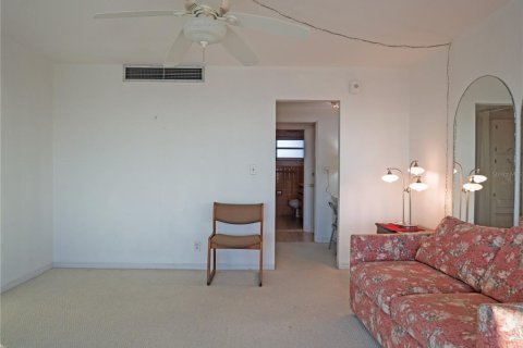 Condominio en venta en Saint Pete Beach, Florida, 1 dormitorio, 96.25 m2 № 2205200 - foto 25