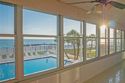 Condominio en venta en Saint Pete Beach, Florida, 1 dormitorio, 96.25 m2 № 2205200 - foto 28