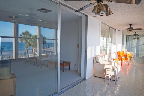 Condominio en venta en Saint Pete Beach, Florida, 1 dormitorio, 96.25 m2 № 2205200 - foto 18
