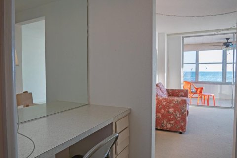 Condominio en venta en Saint Pete Beach, Florida, 1 dormitorio, 96.25 m2 № 2205200 - foto 21