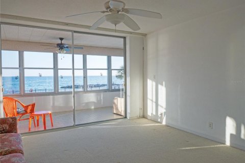 Condominio en venta en Saint Pete Beach, Florida, 1 dormitorio, 96.25 m2 № 2205200 - foto 23