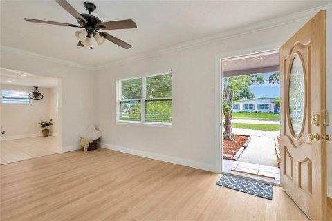 House in Largo, Florida 3 bedrooms, 134.71 sq.m. № 1854180 - photo 8