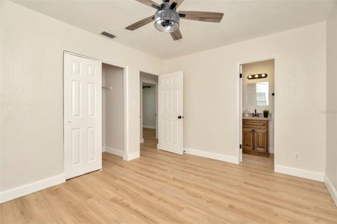 House in Largo, Florida 3 bedrooms, 134.71 sq.m. № 1854180 - photo 25