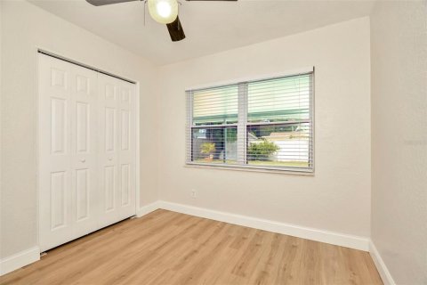 House in Largo, Florida 3 bedrooms, 134.71 sq.m. № 1854180 - photo 19