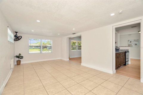 House in Largo, Florida 3 bedrooms, 134.71 sq.m. № 1854180 - photo 29