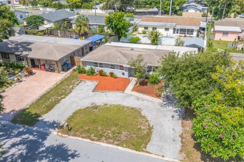 House in Largo, Florida 3 bedrooms, 134.71 sq.m. № 1854180 - photo 6