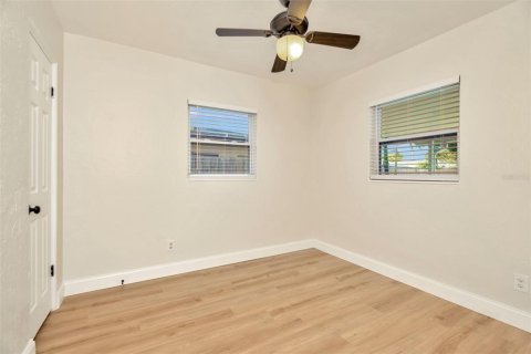House in Largo, Florida 3 bedrooms, 134.71 sq.m. № 1854180 - photo 22