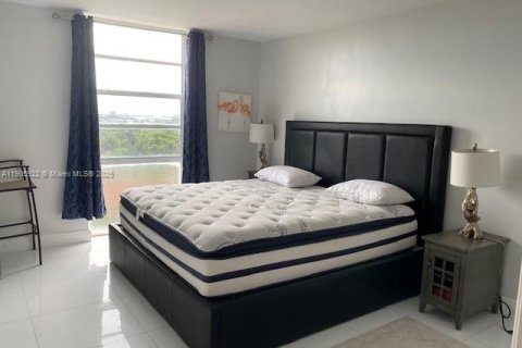 Copropriété à louer à North Miami, Floride: 2 chambres, 91.97 m2 № 1956645 - photo 21