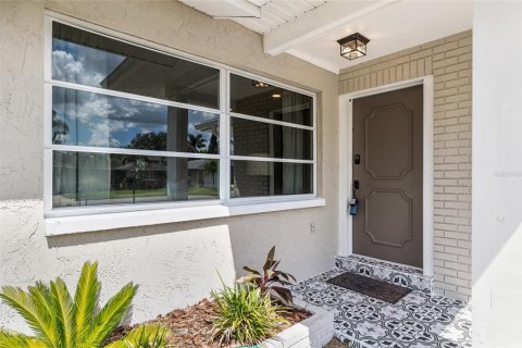 House in Palm Harbor, Florida 3 bedrooms, 150.13 sq.m. № 1876161 - photo 2