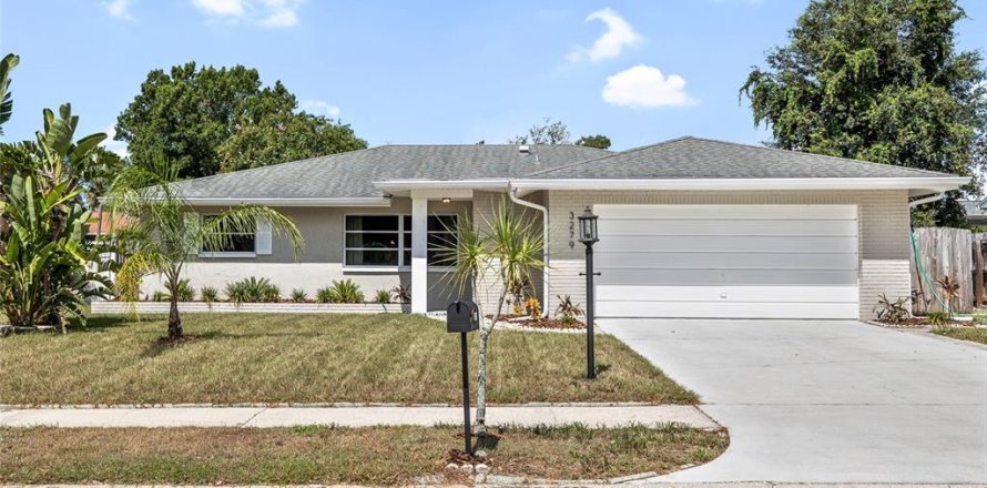 House in Palm Harbor, Florida 3 bedrooms, 150.13 sq.m. № 1876161
