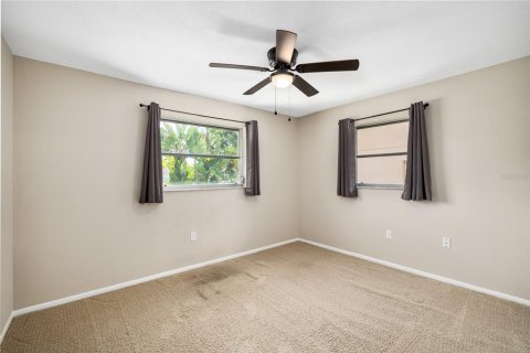 House in Palm Harbor, Florida 3 bedrooms, 150.13 sq.m. № 1876161 - photo 17