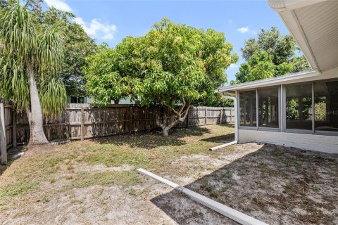 House in Palm Harbor, Florida 3 bedrooms, 150.13 sq.m. № 1876161 - photo 23