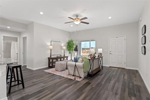 House in Ocklawaha, Florida 3 bedrooms, 122.82 sq.m. № 1909288 - photo 11