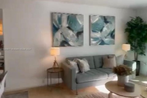 Купить кондоминиум в Майами, Флорида 1 спальня, 76.64м2, № 2035271 - фото 12