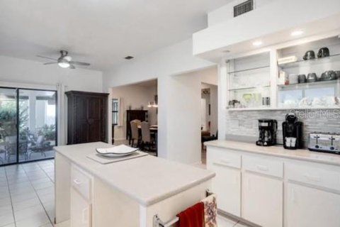 Купить виллу или дом в Порт-Оранж, Флорида 6 комнат, 332.03м2, № 1905804 - фото 28