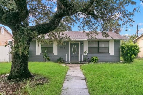 Casa en alquiler en Saint Petersburg, Florida, 3 dormitorios, 149.94 m2 № 1883535 - foto 1