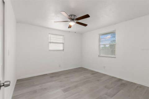 Casa en alquiler en Saint Petersburg, Florida, 3 dormitorios, 149.94 m2 № 1883535 - foto 21