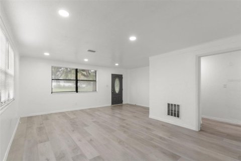 Casa en alquiler en Saint Petersburg, Florida, 3 dormitorios, 149.94 m2 № 1883535 - foto 9