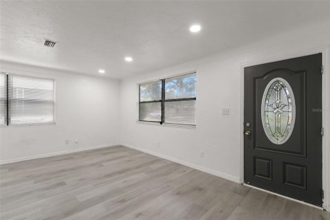 Casa en alquiler en Saint Petersburg, Florida, 3 dormitorios, 149.94 m2 № 1883535 - foto 3