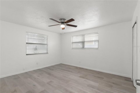 Casa en alquiler en Saint Petersburg, Florida, 3 dormitorios, 149.94 m2 № 1883535 - foto 17