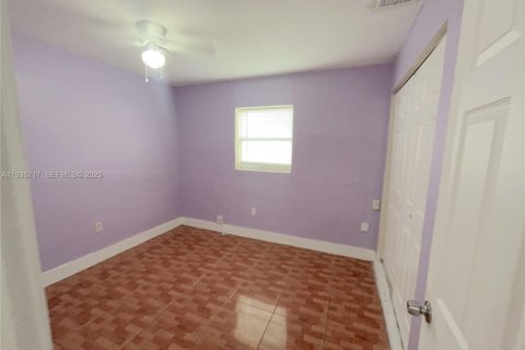 House in Miami, Florida 3 bedrooms, 141.21 sq.m. № 1994801 - photo 8