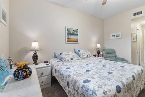 Condo in Bradenton, Florida, 2 bedrooms  № 1655664 - photo 10