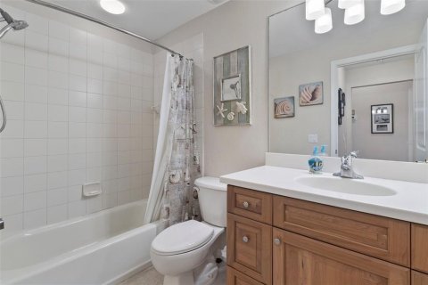 Condo in Bradenton, Florida, 2 bedrooms  № 1655664 - photo 13
