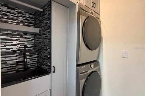 Снять в аренду виллу или дом в Уэсли-Чепел, Флорида 6 комнат, 169.83м2, № 1854498 - фото 6