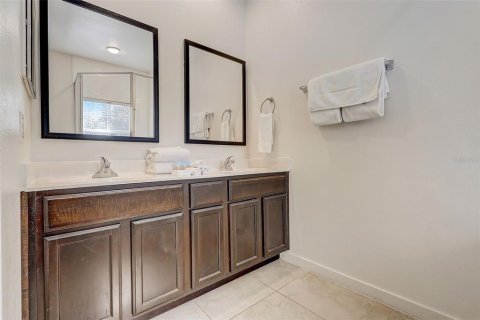 Townhouse in Kissimmee, Florida 2 bedrooms, 119.84 sq.m. № 1766061 - photo 19