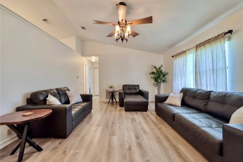House in Ocala, Florida 3 bedrooms, 129.88 sq.m. № 1827738 - photo 13