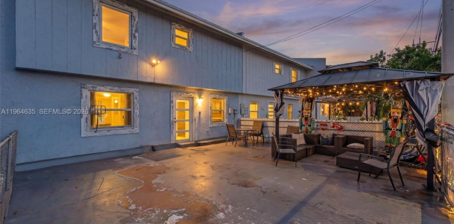 Adosado en Miami Gardens, Florida 3 dormitorios, 96.06 m2 № 2027961