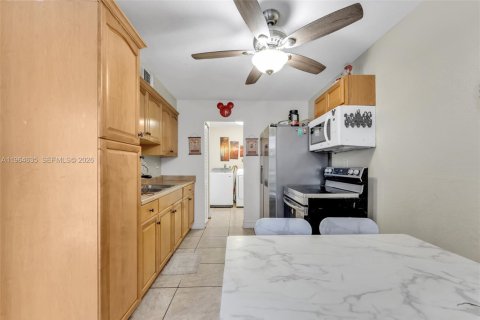 Adosado en venta en Miami Gardens, Florida, 3 dormitorios, 96.06 m2 № 2027961 - foto 5