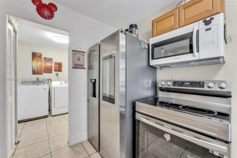 Adosado en venta en Miami Gardens, Florida, 3 dormitorios, 96.06 m2 № 2027961 - foto 8