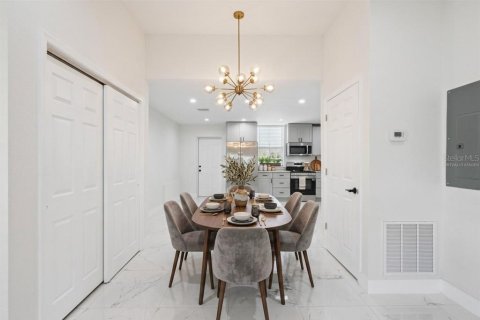 Villa ou maison à vendre à Winter Haven, Floride: 4 chambres, 207.17 m2 № 2305113 - photo 5
