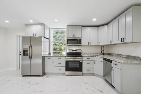 Villa ou maison à vendre à Winter Haven, Floride: 4 chambres, 207.17 m2 № 2305113 - photo 7