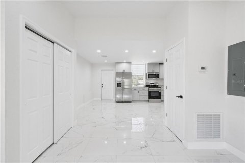 Villa ou maison à vendre à Winter Haven, Floride: 4 chambres, 207.17 m2 № 2305113 - photo 6
