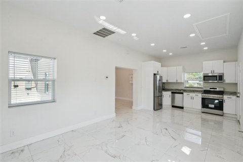 Villa ou maison à vendre à Winter Haven, Floride: 4 chambres, 207.17 m2 № 2305113 - photo 20