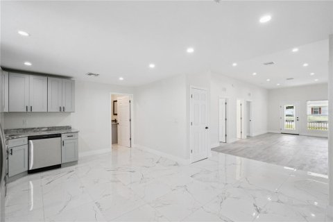 Villa ou maison à vendre à Winter Haven, Floride: 4 chambres, 207.17 m2 № 2305113 - photo 9