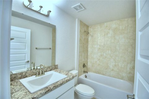 House in Auburndale, Florida 4 bedrooms, 163.04 sq.m. № 2215232 - photo 24